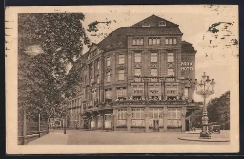 AK Essen-Ruhr, Park-Hotel mit Strassenpartie