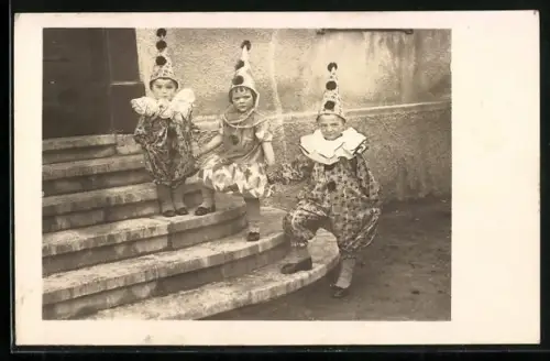 Foto-AK Kinder verkleidet zu Fasching