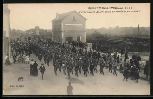 AK Prisonniers Allemands se rendant au travail, Kriegsgefangene