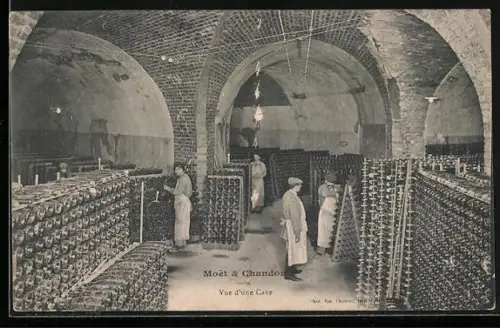 AK Moet & Chandon, Vue d`une Cave