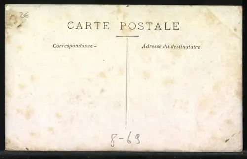 AK Le bas-flanc du poste de police, Polizei