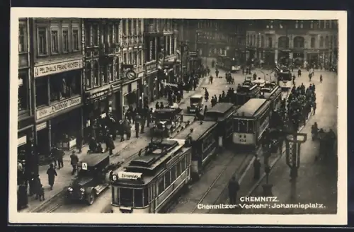 AK Chemnitz, Johannisplatz mit Strassenbahnen und Fussverkehr
