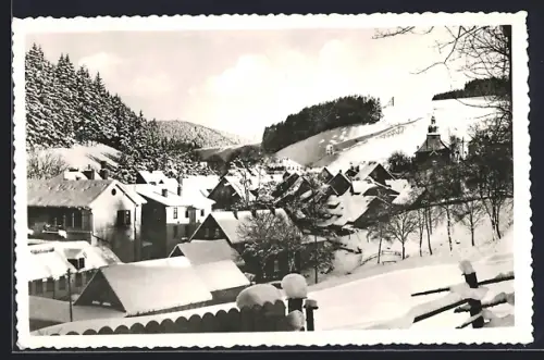 AK Altenau /Oberharz, Blick von der Bergstrasse auf die Sprungschanzen