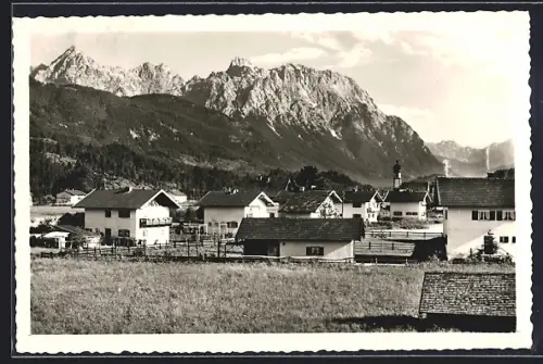 AK Krün, Ortspartie mit Karwendelgebirge