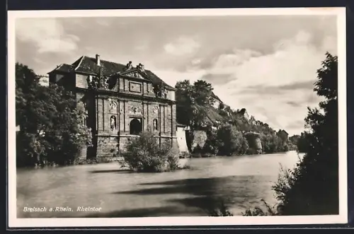 AK Breisach a. Rhein, Rheintor an Flusspartie
