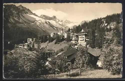 AK Arosa, Ortsansicht mit Gipfelpanorama von einem Hang aus
