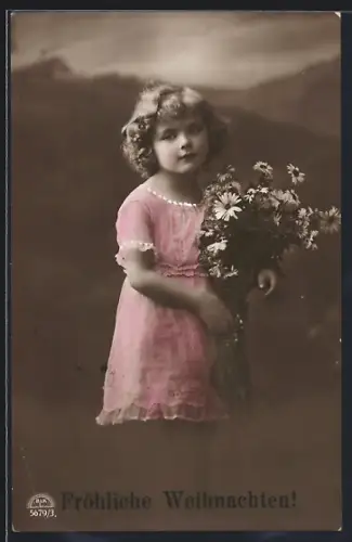 Foto-AK R & K / L Nr. 5679/3: Mädchen in rosanem Kleid mit Blumenstrauss