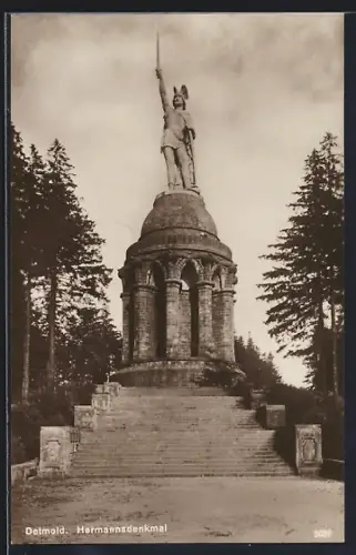 AK Detmold, Herrmannsdenkmal mit Treppenaufgang