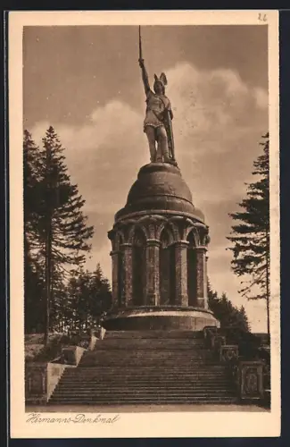 AK Detmold, Hermanns-Denkmal mit Treppenaufgang
