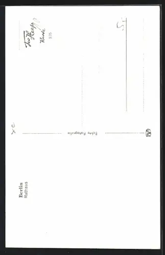 AK Berlin, Rotes Rathaus bei Nacht mit Beleuchtung