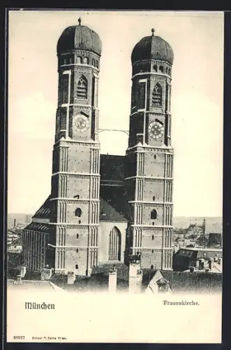 AK München, Frontalansicht der Frauenkirche