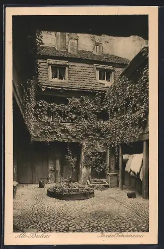 AK Alt-Berlin, In der Petristrasse, Hinterhofidylle