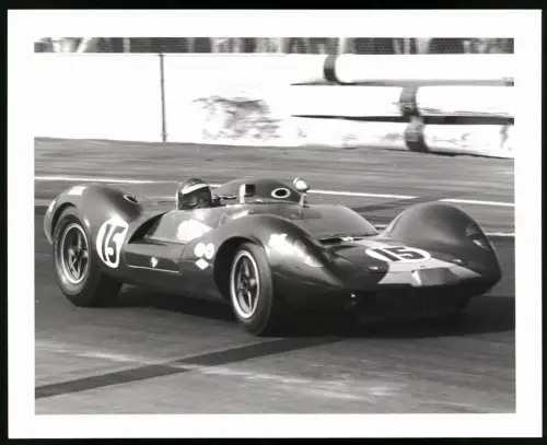 Fotografie Auto Ford-Lotus 30, Rennwagen Startnummer 15 pilotiert von Jim Clark in Riverside, Grossformat 25 x 20cm