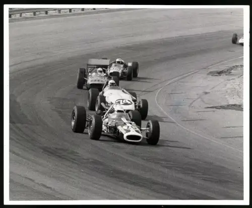 Fotografie Auto Indycar Rennwagen, # 29 Joe Leonard, # 74 Chuck Hulse, #96 Al Unser & #46 Jim Hurtubise, 25 x 20cm