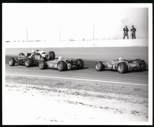 Fotografie Auto Murphy Special Indycar Rennwagen Startnummer #8 im Windschatten der Konkurrenz, Grossformat 25 x 20cm