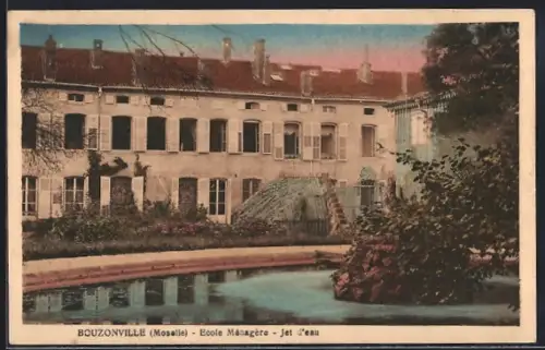 AK Bouzonville /Moselle, Ecole Ménagère, Jet d`eau