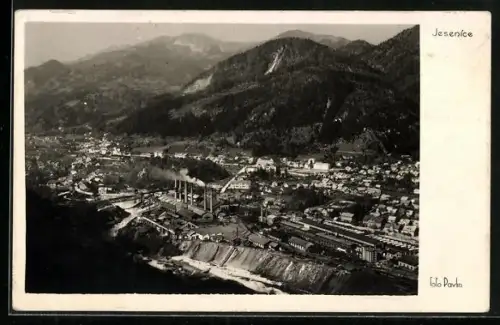 AK Jesenice, Ortsansicht mit Schornsteinen