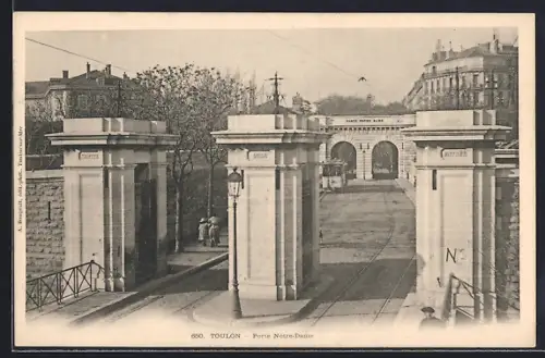 AK Toulon, Porte Notre-Dame, Strassenbahn