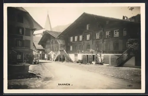 AK Saanen, Strassenpartie mit Blick zum Kirchturm