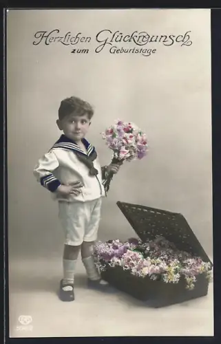 Foto-AK EAS Nr. 5041/2: Junge im Matrosenanzug mit Blumenstrauss, Geburtstagsgruss