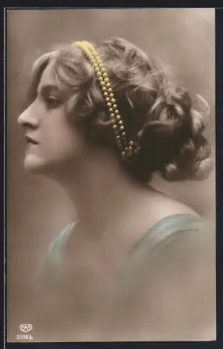 Foto-AK EAS Nr. 0505/6: Junge Frau mit Haarschmuck