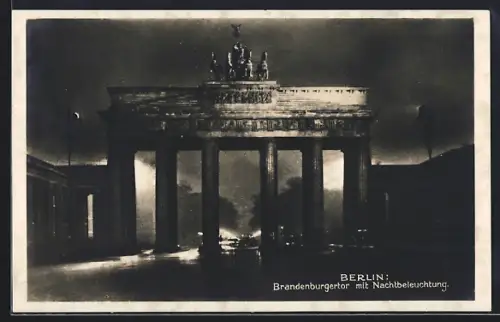 AK Berlin, Brandenburgertor mit Nachtbeleuchtung