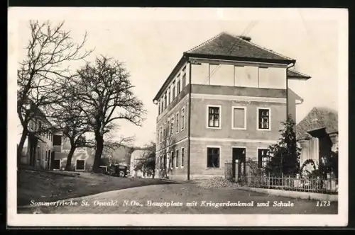 AK St. Oswald /N. Oe., Hauptplatz mit Kriegerdenkmal und Schule