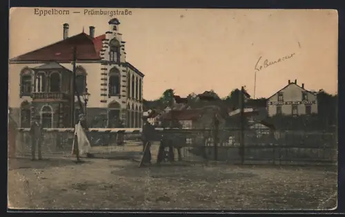 AK Eppelborn, Gasthaus Wilhelm Backes in der Prümburgstrasse mit Bahnschranke