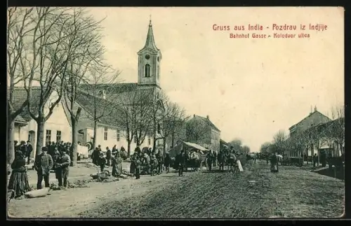 AK India, Bahnhof Gasse mit Kirche