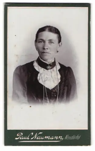 Fotografie Paul Naumann, Neudörfel, Portrait einer Frau