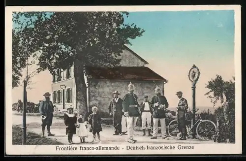 AK Deutsch-französische Grenze, Deutsche Zöllner am Grenzpfosten
