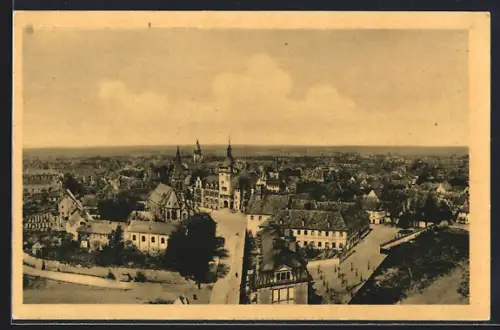 AK Haguenau, Vue aérienne de la ville avec ses bâtiments historiques et places centrales