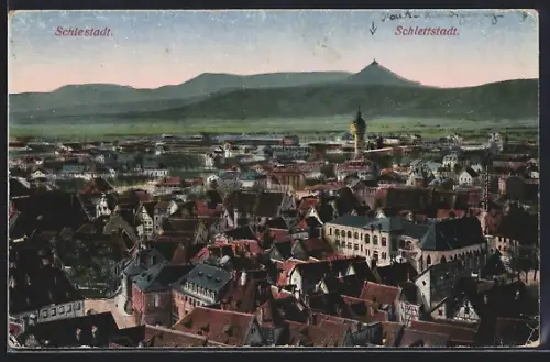 AK Schlettstadt, Vue panoramique sur la ville et les montagnes environnantes