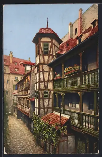 AK Strasbourg, Cour des Corbeaux avec maisons à colombages et balcons fleuris