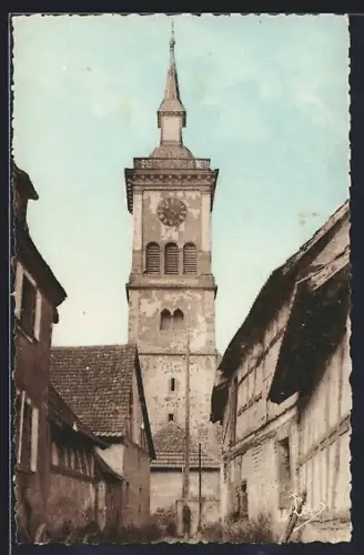 AK Goxwiller /Bas-Rhin, L`Église et les maisons à colombages environnantes