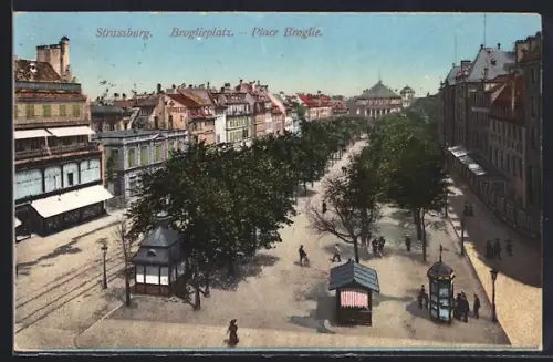 AK Strasbourg, Place Broglie avec vue sur des arbres et des bâtiments historiques