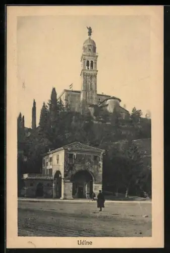 AK Udine, Strassenpartie mit Turm