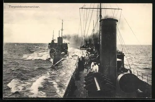 AK Torpedobootsmanöver auf hoher See, Kriegsschiff