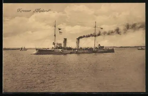 AK Kriegsschiff Kreuzer Medusa auf See