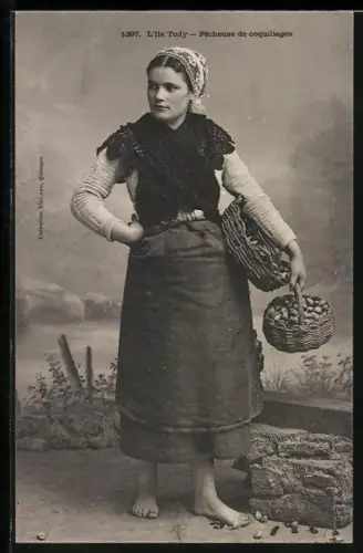 AK L`Ile Tudy, Pecheuse de Coquillages, Frau in Tracht