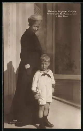 AK Kaiserin Auguste Victoria Königin von Preussen mit Sohn des Prinzen Joachim im Haus Doorn