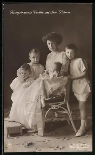 AK Kronprinzessin Cecilie mit ihren 4 Söhnen