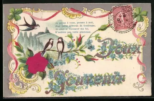 Stoff-Präge-AK Zwei Schwalben auf einem Rosenzweig mit Berglandschaft und Vergissmeinnicht, Doux Souvenir