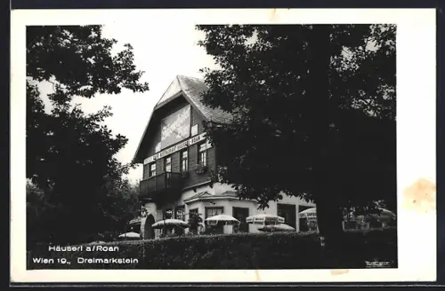 AK Wien, Dreimarkstein, Cafe-Restaurant Häuserl a. Roan, mit Sonnenschirmen