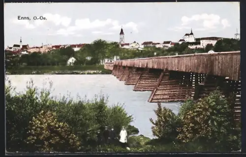 AK Enns /O.-Oe., Uferpartie mit Brücke