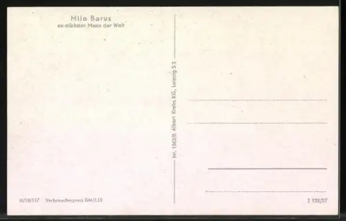 AK Milo Barus, ex-stärkster Mann der Welt, hebt ein Auto mit seinen Beinen an