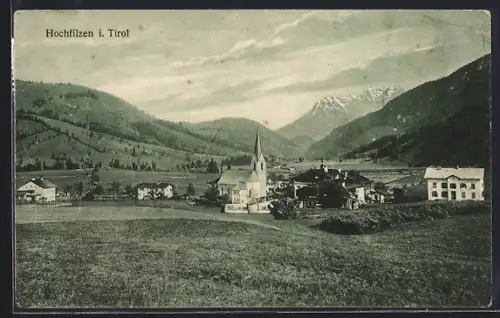 AK Hochfilzen, Blick auf das Dorf und ins Tal