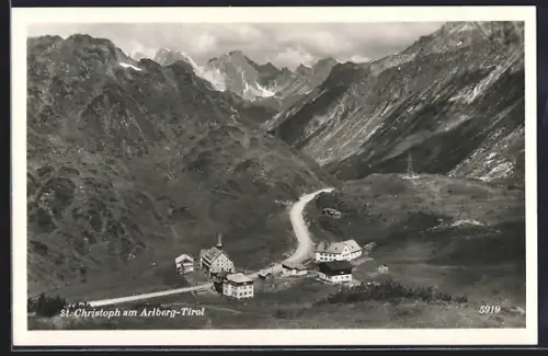 AK St. Christoph am Arlberg, Panorama mit Strassenpartie