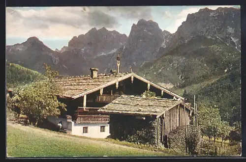 AK Kufstein, Bauernhaus im Kaisertal mit Kaisergebirge
