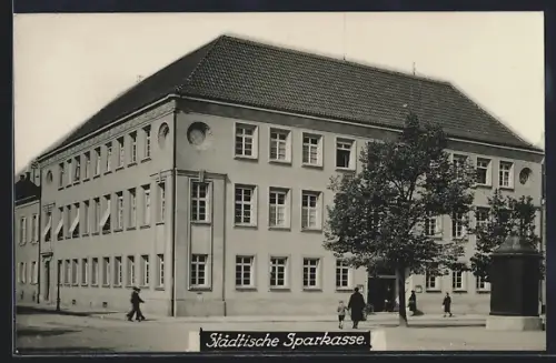 Foto-AK Rastatt, Partie an der Städtischen Sparkasse